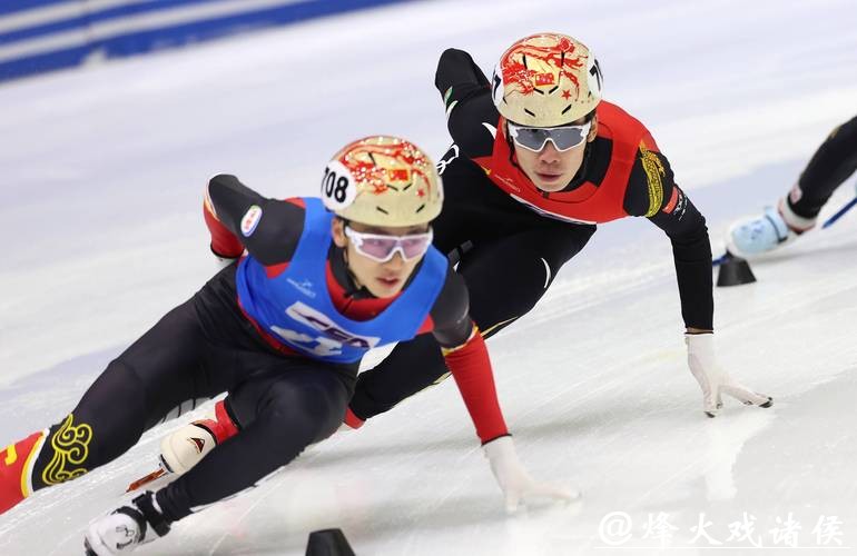 中国短道速滑队进行公开训练 正视挑战力争米兰创佳绩